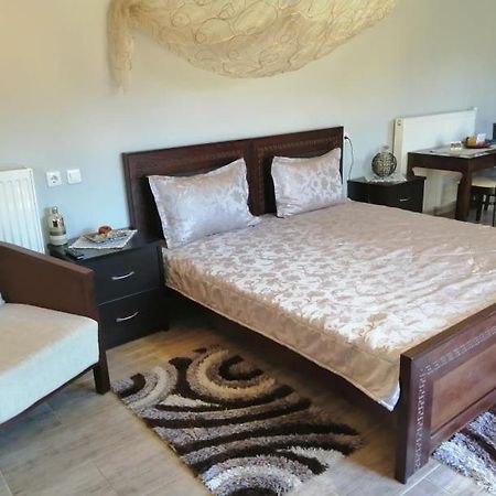 Guesthouse Athanasiou Káto Loutrákion Kültér fotó