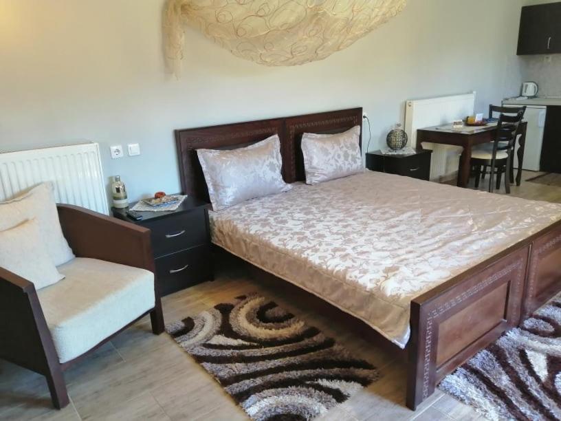 Guesthouse Athanasiou Káto Loutrákion Kültér fotó