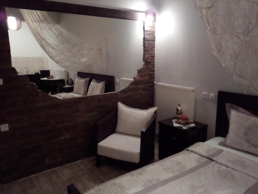 Guesthouse Athanasiou Káto Loutrákion Kültér fotó